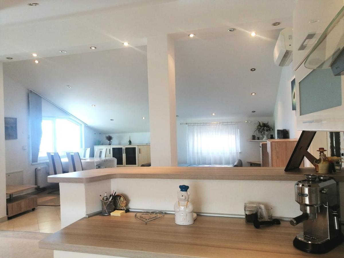 Lovely Sea View House In Malinska Island Krk Екстериор снимка
