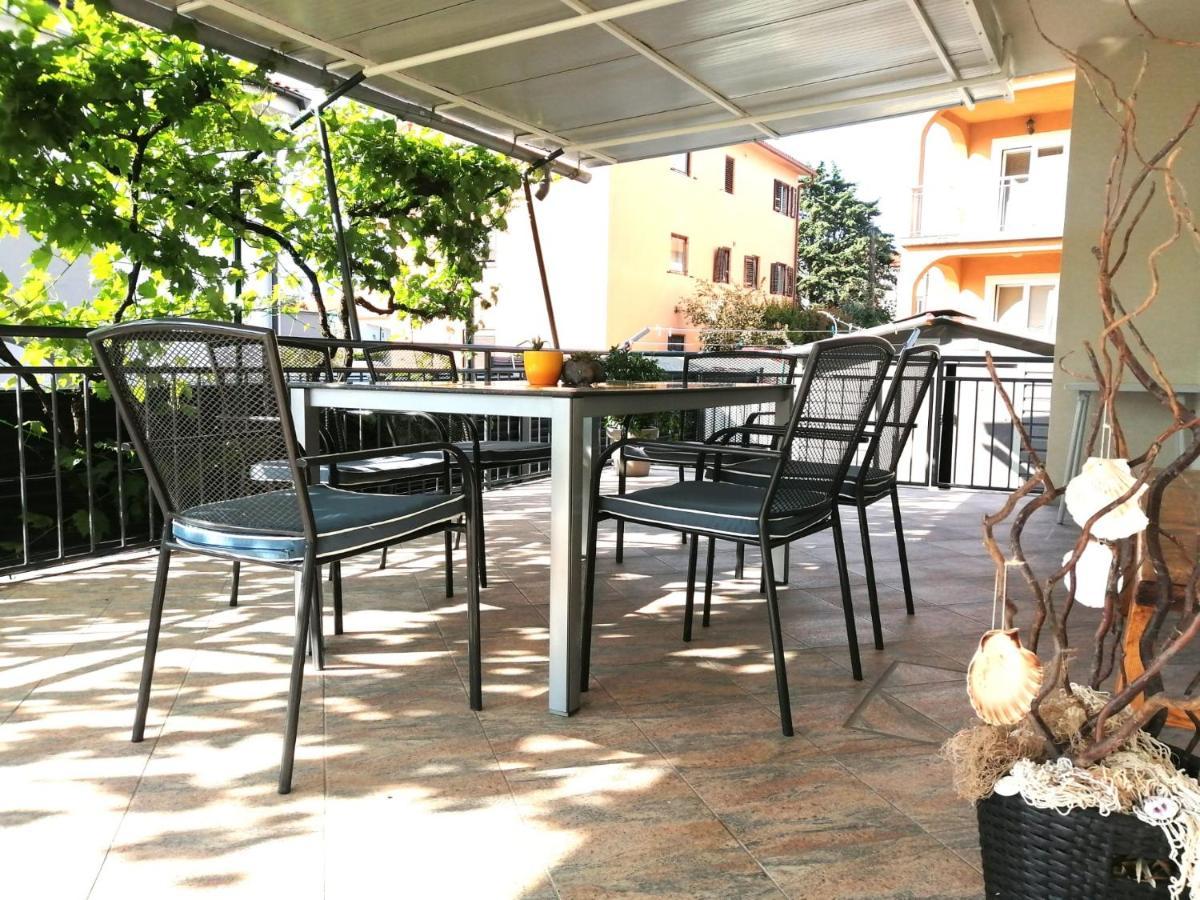Lovely Sea View House In Malinska Island Krk Екстериор снимка